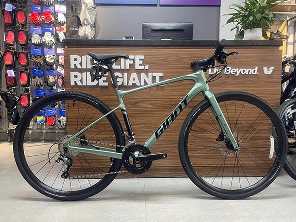Xe đạp touring Giant FASTROAD AR ADV 2 2023***